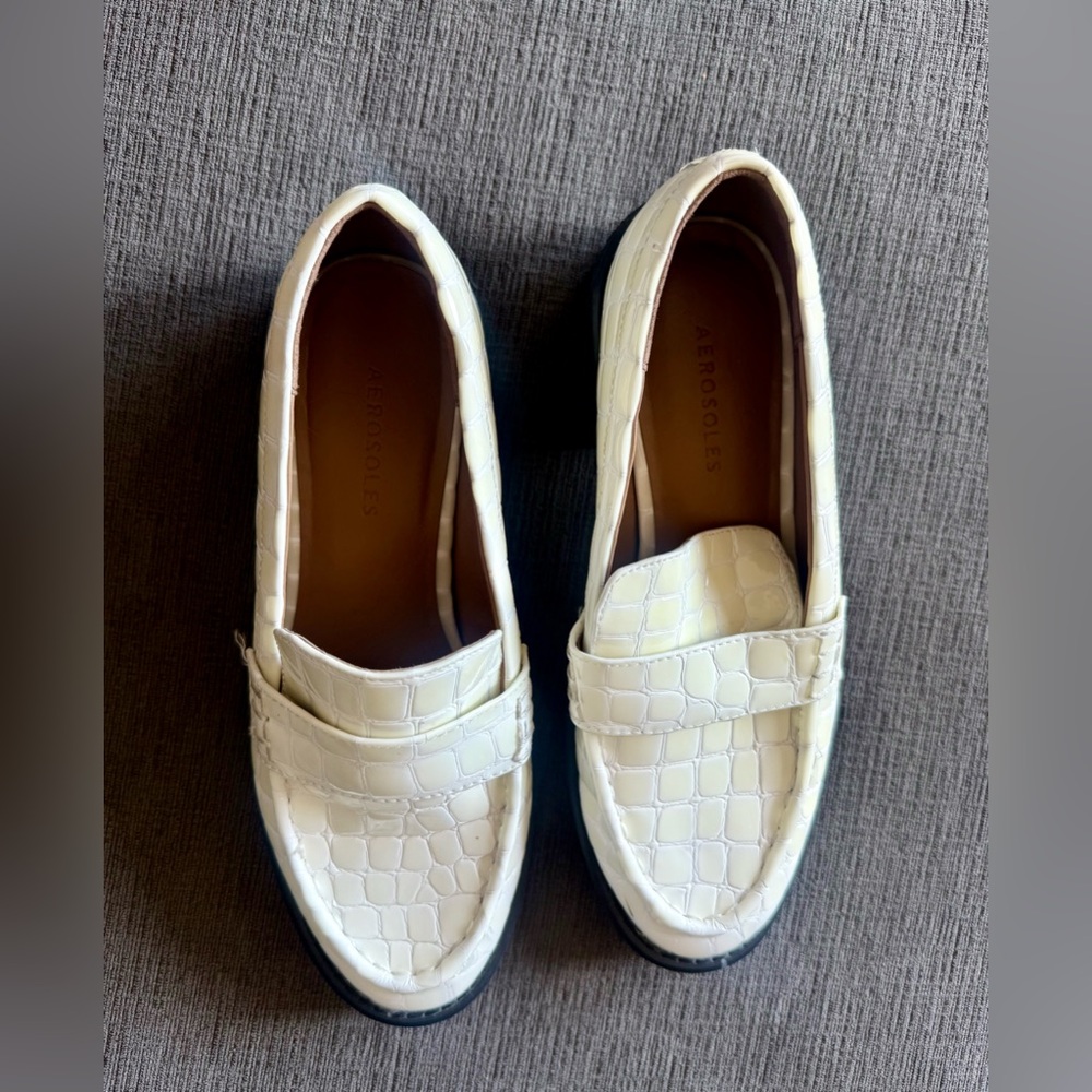 AEROSOLES Ivory Croc-Patterned Loafers